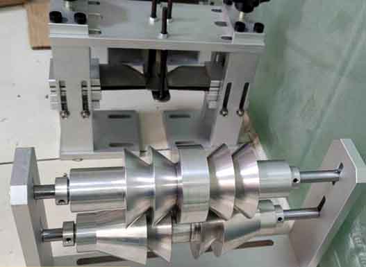 Mask machine folding wheel roller 