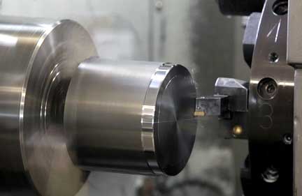 Smooth turning of the end face of the workpiece