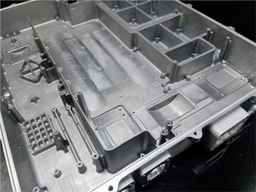 Los detalles internos del prototipo de caja de aluminio